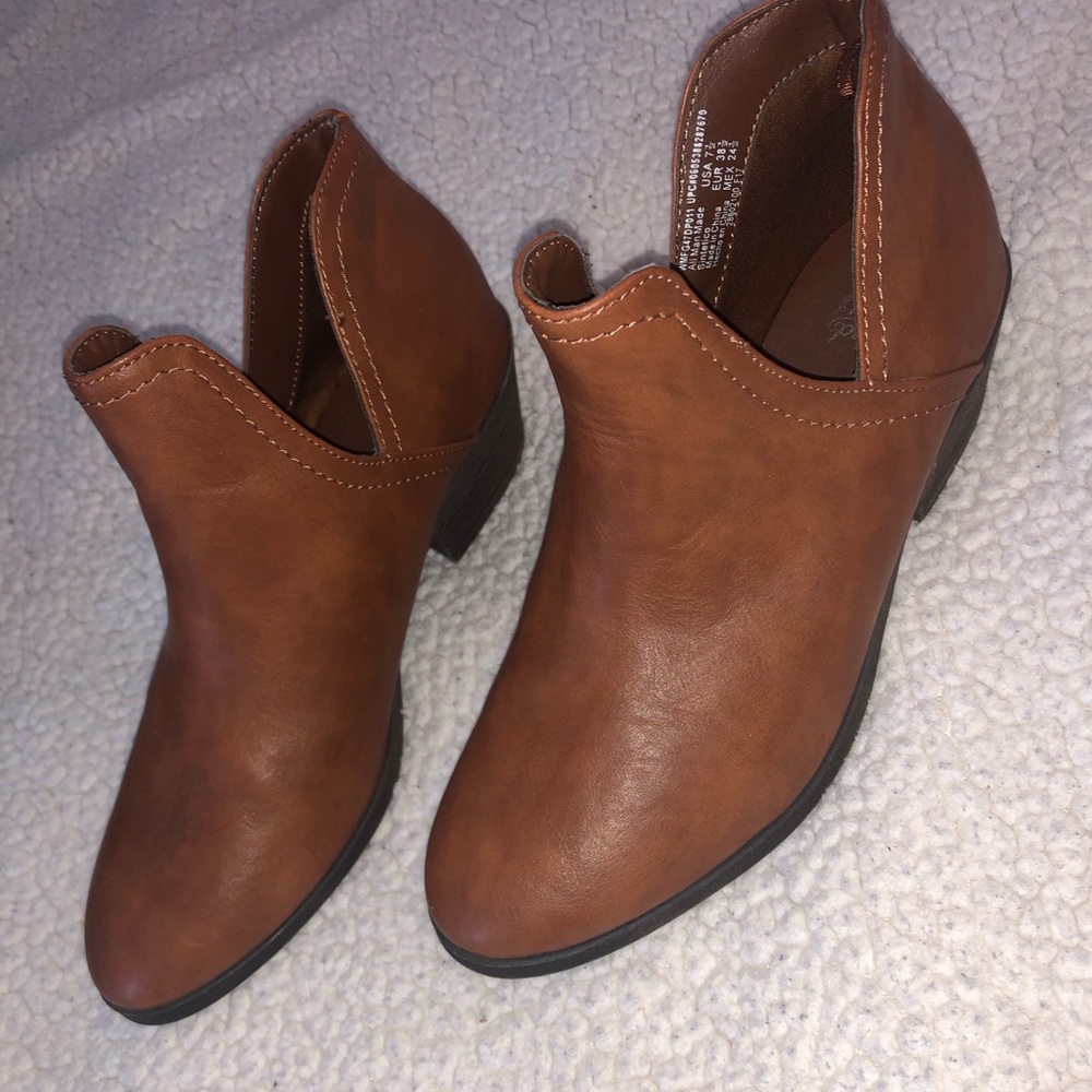FADED GLORY BOOTIES
